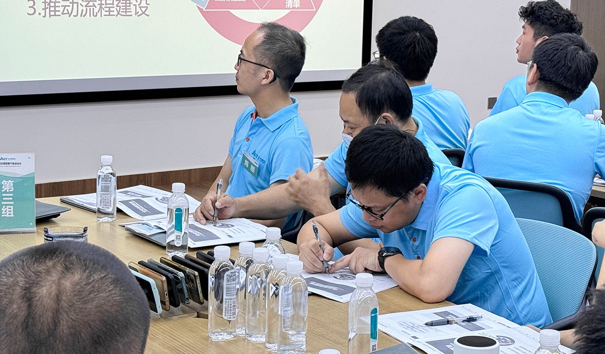 ѧԱ����������������