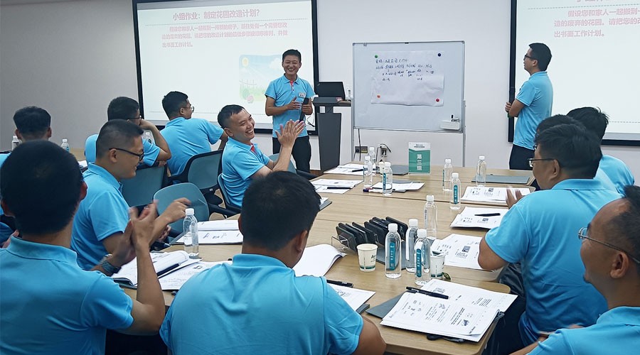 918��������ѧԱ���ڿ��Ͼ���С����ҵ����չʾ